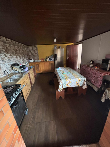 Casa A Venda Com 4 Quartos E 1.300m2 Em São José Dos Pinhais