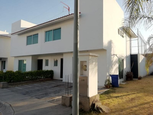 Imagen 1 de 12 de Casa Sola En Renta Misión Privadas Residenciales