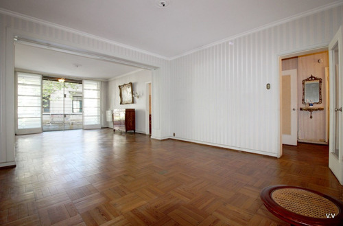 Venta De Apartamento De 2 /3 Dormitorios, Centro