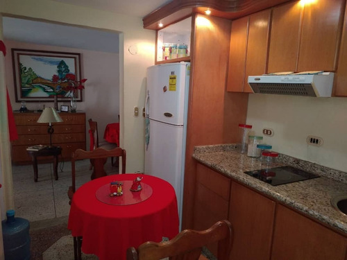 Imagen 6 de 11 de Palo Negro / Lisbeth Garcia +584128676402