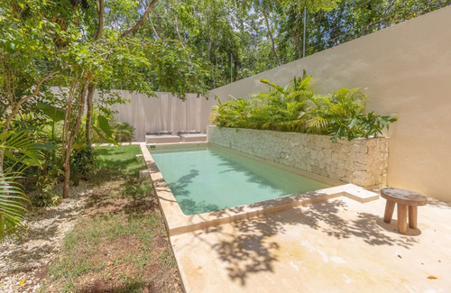 Villa De 4 Recamaras, Alberca Privada, Acabados De Lujo, Cuarto En Planta Baja, Pre-construccion En Venta Aldea Zama, Tulum.