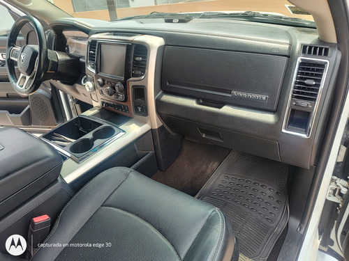 Dodge Ram 1500 LARAMIE 4X2 Doble Cab V8 5.7Lts. HEMI