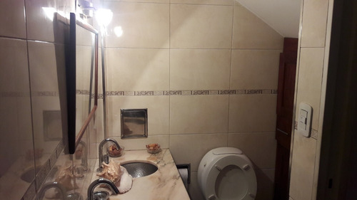Imagen 6 de 14 de Casa De 5 Amb Con Local Y Dpto De 2 Amb. Nuevo Wp De Contacto 1137868438!