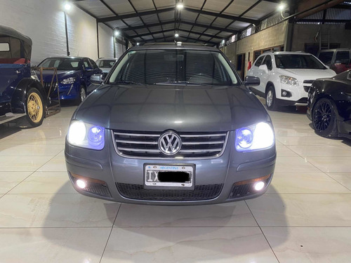 Imagen 7 de 22 de Volkswagen Bora 2010 2.0 Trendline 115cv Tiptronic