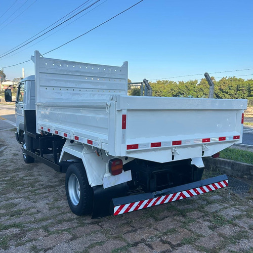 Volkswagen 8.150 Delivery Plus - Caçamba - 4x2 - 2012