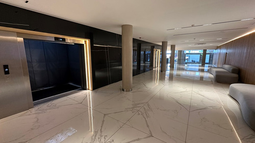 Departamento De Cuatro Ambientes En Venta En Vista Belgrano