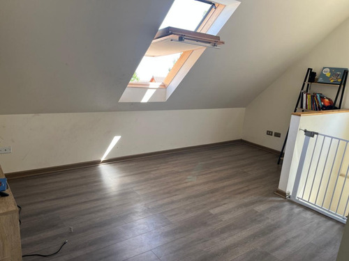 Casa Con 4 Dormitorios, En Condominio Con Control De Acceso