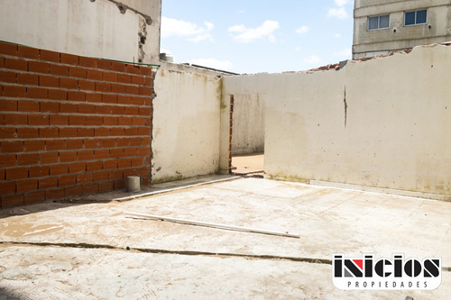 Local: Chiozza N° 1853 - San Bernardo - C960