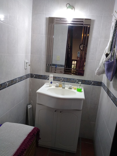 Casa 6 Amb. En Barrio El Cortijo, Malvinas Arg.