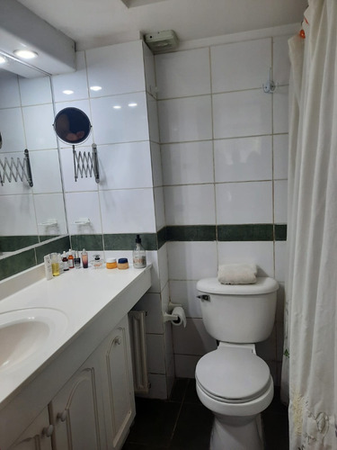 Dueño Vende Hermoso Y Acogedor Depto. Excelente Ubicación