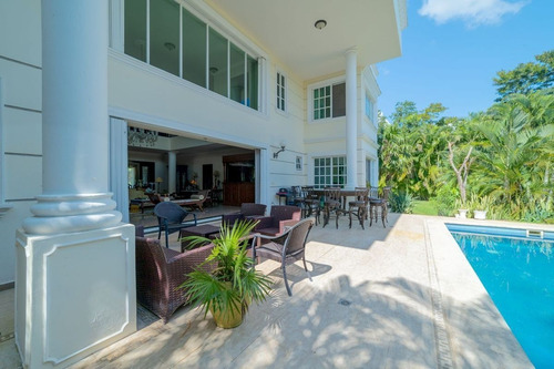 Residencial En Venta En Lagos Del Sol ( Estilo Neoclasica)