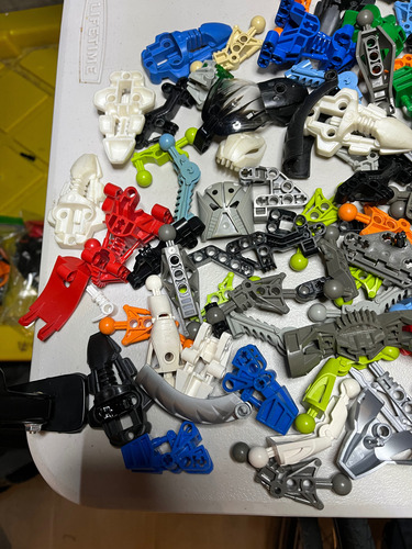Lego Bionicle Piezas Sueltas 1 Boxor, Makuta, Toa, Rashki, Turaga Y Bohrok (Usado)
