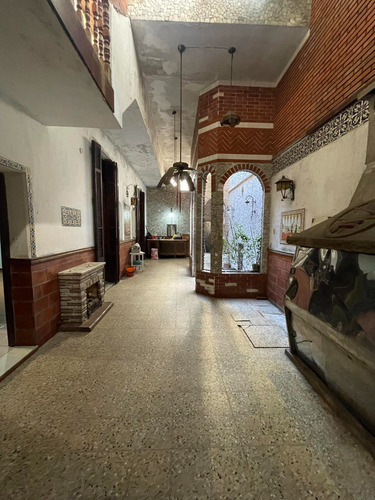 Av. Juan Bautista Alberdi 5800, Caba / Gran Ph En Block Con 2 Deptos Y 1 Local /355m2 / U$s 330.000
