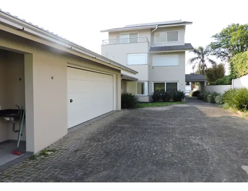 Casa Nova No Alto Da Colina Com 600m2 Em Terreno De 1000m2