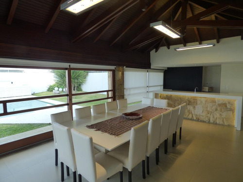 Imagen 17 de 30 de Casa En Venta En La Plata Calle 60 E/ 134 Y 135- Dacal Bienes Raices