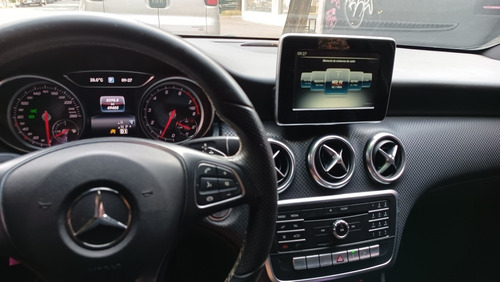 Imagen 10 de 16 de Mercedes-benz Clase A 2018 1.6 A200 Urban 156cv