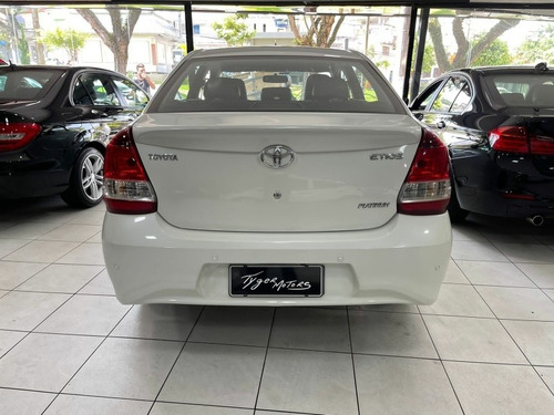 Imagem 5 de 10 de Toyota Etios 2018 1.5 16v Platinum Aut. 4p