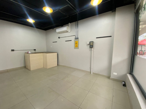 Local 36 M2 Con 22 Mt2 De Uso Y Goce De Terraza!
