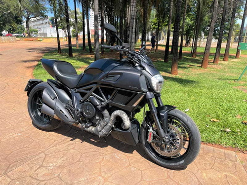 Imagem 1 de 11 de Ducati Diavel Dark Abs