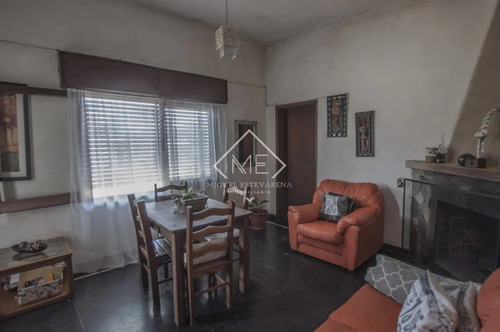 Casa De Dos Dormitorios A La Venta En Minas.