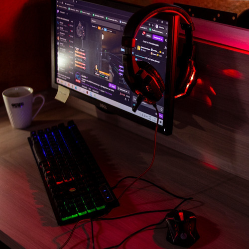 Imagem 2 de 10 de Kit Gamer Haiz Teclado Semi Mecanico Headset E Mouse C/ Led