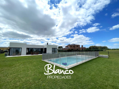 Casa En Venta En San Sebastian, Escobar, G.b.a. Zona Norte