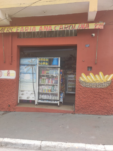 Mercado Com Espaço De Restaurante