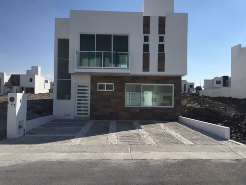 Se Vende Preciosa Casa En Grand Juriquilla, 190m2, 3 Recámar