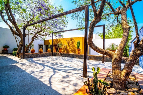 Hermosa Casa Colonial Semi Amueblada