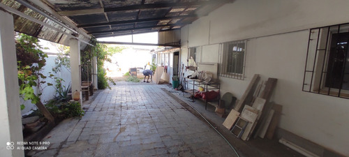 Casa Con Gran Terreno De Dos Dormitorios Y Dos Baños