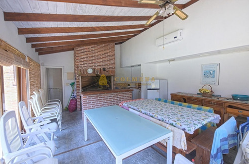 Casa En Alquiler De 4 Dormitorios, Piscina Y Barbacoa En San Rafael.- Ref: 3875