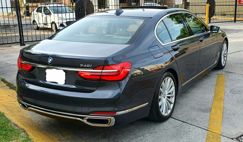 Imagen 5 de 14 de Seminuevo Bmw 740i Excellence 2016
