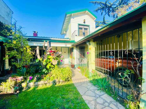 Imagen 2 de 13 de Chalet En Venta Cond En Castelar Sur
