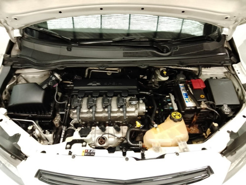 Imagen 11 de 15 de Chevrolet Onix 1.4 Effect 98cv Df