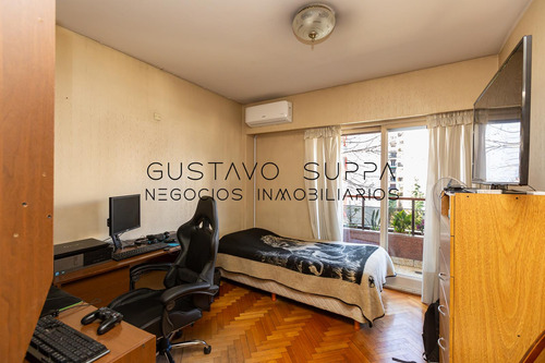 Hermoso Piso De 4 Ambientes Con Dependencia, Escritorio, Baulera Y Cochera