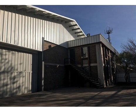Arriendo Bodega En Macul 1140 M2 Con Oficina De 100m2