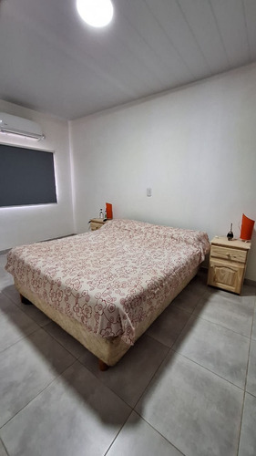 Casa A La Venta, Dos Habitaciones.