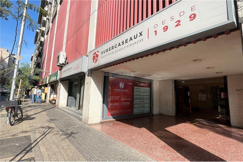 Imagen 2 de 12 de Arriendo Local Comercial Esquina - Santiago Centro