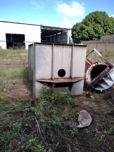 Imagen 3 de 9 de Tolvas Y Mezclador Para Planta De Pego.