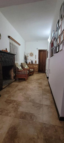 Hermosa Casa,3 Dorm,parrillero,patio,cochera, Proxima  A  Av Principal!!!