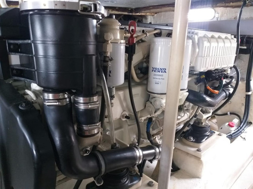 Lancha Carbrasmar 41 Pés Com Volvo D6 2015 (refit 2018)