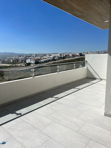 Imagen 21 de 22 de Preciosa Casa En Venta Con 5 Habitaciones Y Roof Garden En Privada Slp