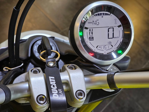 Imagen 21 de 25 de Ducati Scrambler Icon 800 0km No Triumph Street Twin