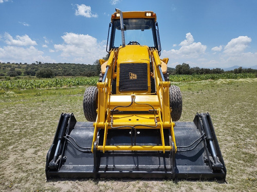 Imagen 4 de 15 de Retroexcavadora Jcb 214e 4x2 C/extensión Y Bote Frontal 4en1