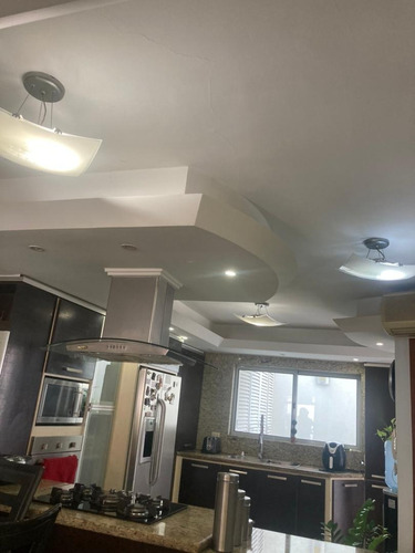Imagen 6 de 29 de Townhouse Exclusivo En Mañongo Res Antares Homes