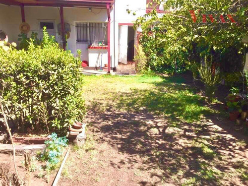 Casa En Venta De 5 Dorm. En Ñuñoa