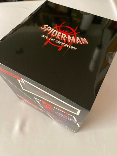 Sentinel Spiderman Deluxe Peter B Parker Spiderverse Gargola (Usado)