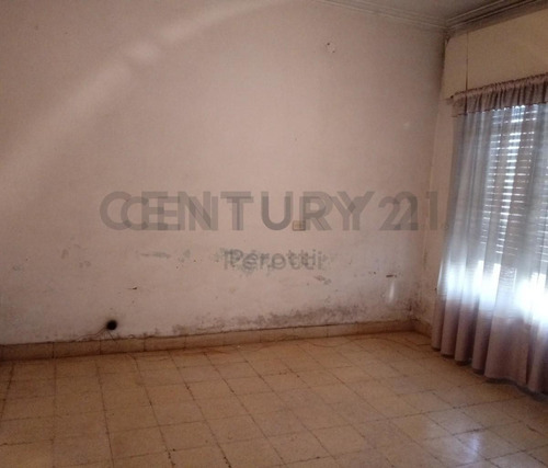 Imagen 4 de 12 de 71 Y Boulevard 81. Casa En Venta En La Plata