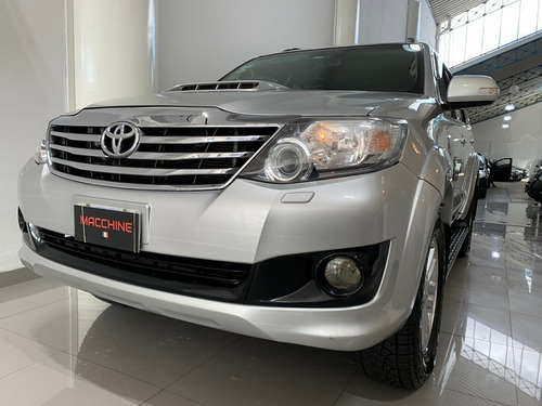 Toyota Hilux Sw4 3.0 Srv Mt 4x4