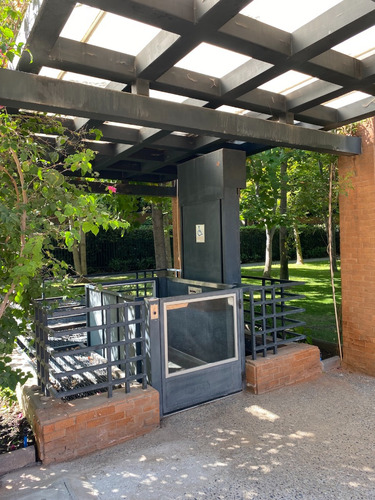 Amplio Depto Exclusivo Condominio Santa María De Manquehue
